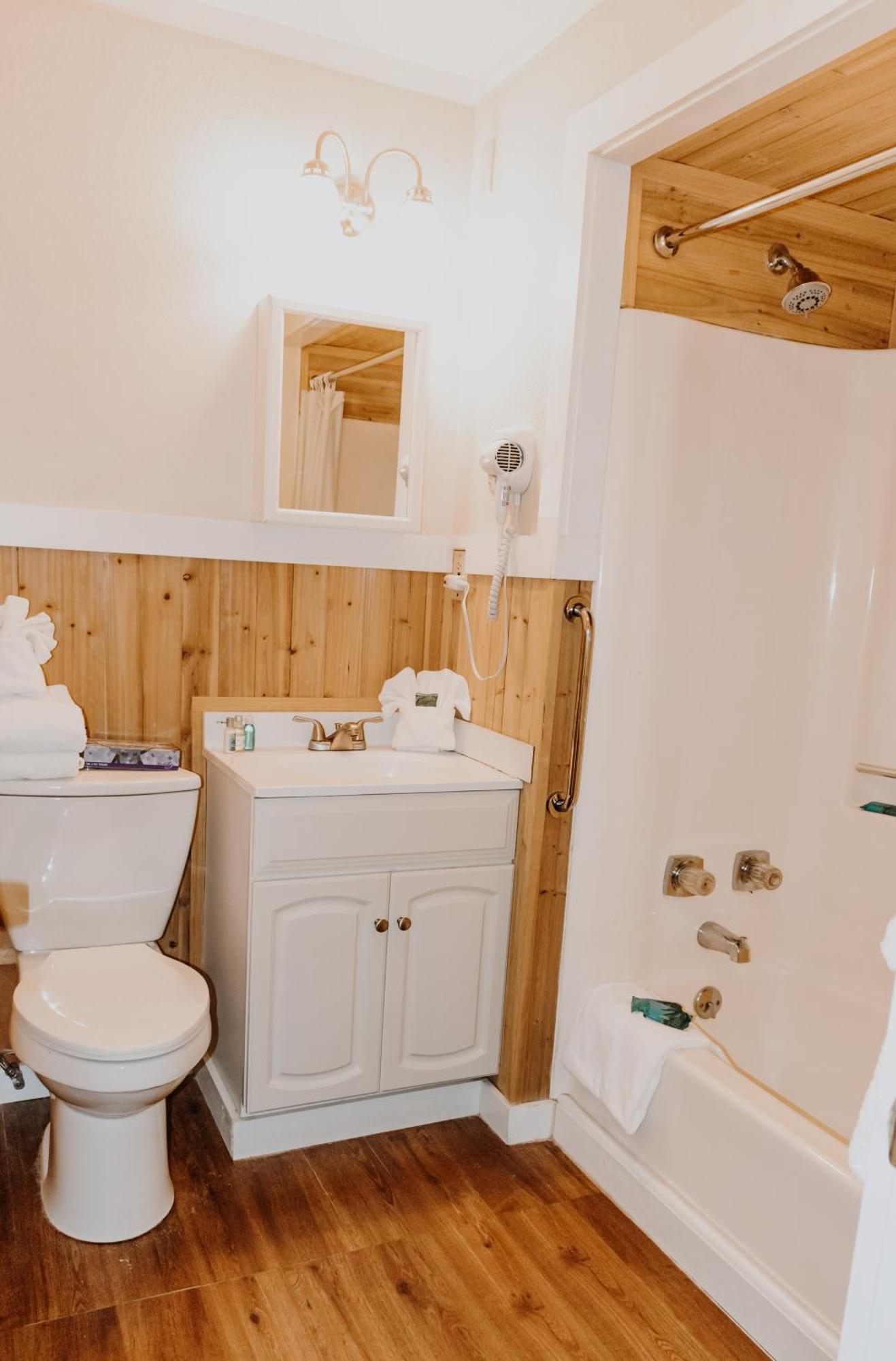 Carriage House Country Club Resort 3*