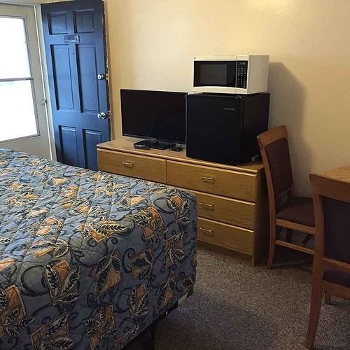Country Place And Motel White Haven