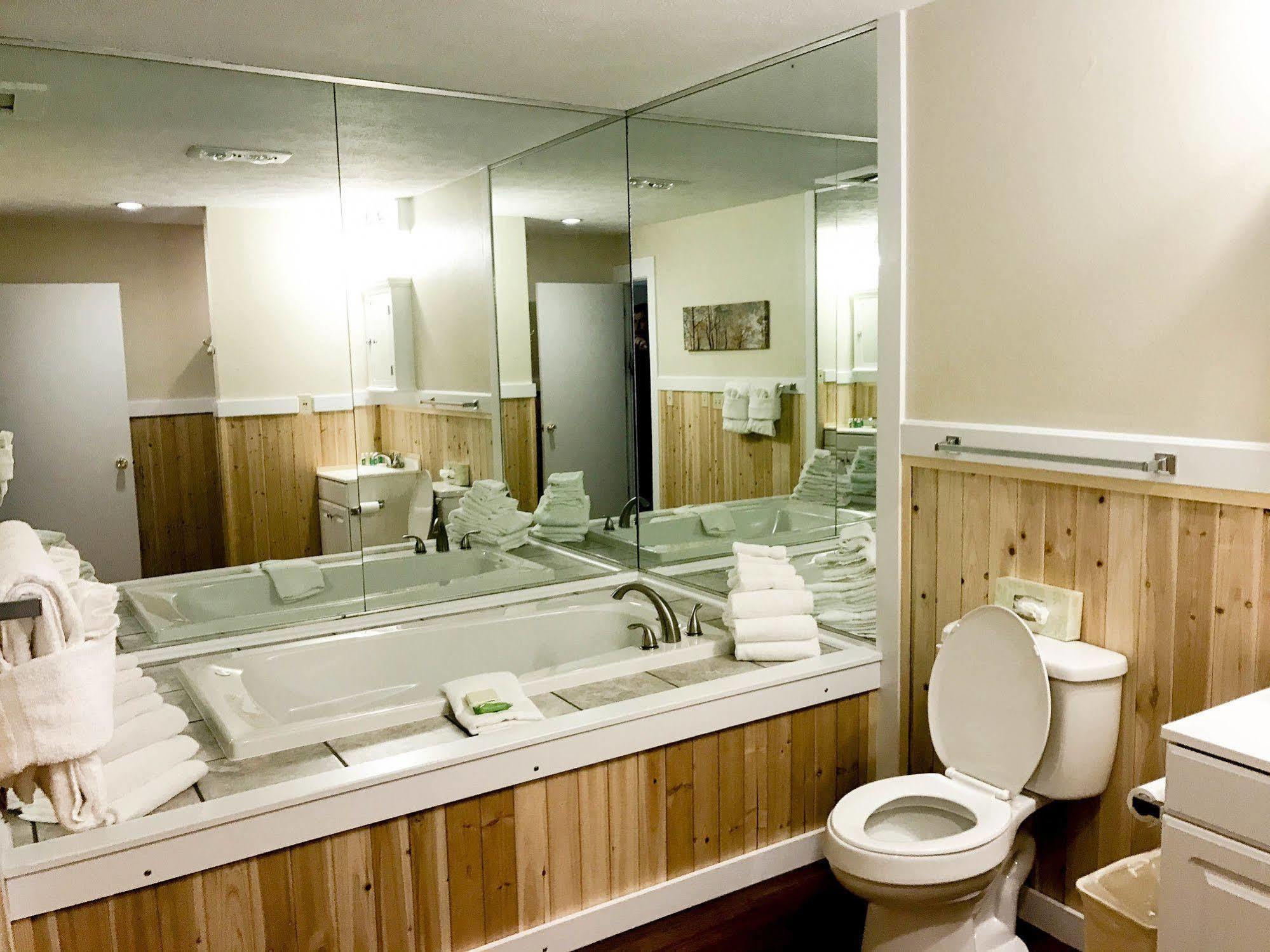 Carriage House Country Club Resort Pocono Manor