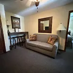 Woodfield Manor - A Sundance Vacations Property