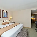 Best Western Plus East Mountai