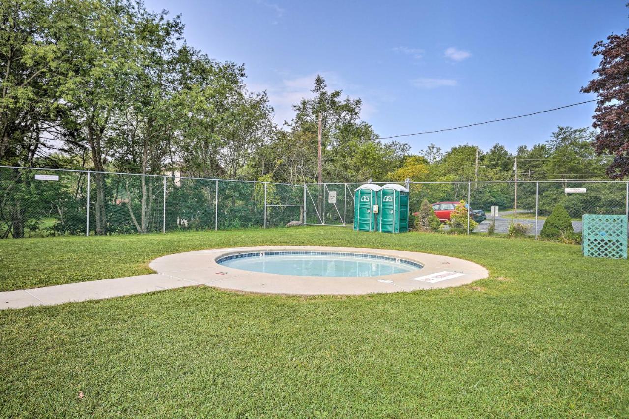 Family With Hot Tub, Close To And Hiking!