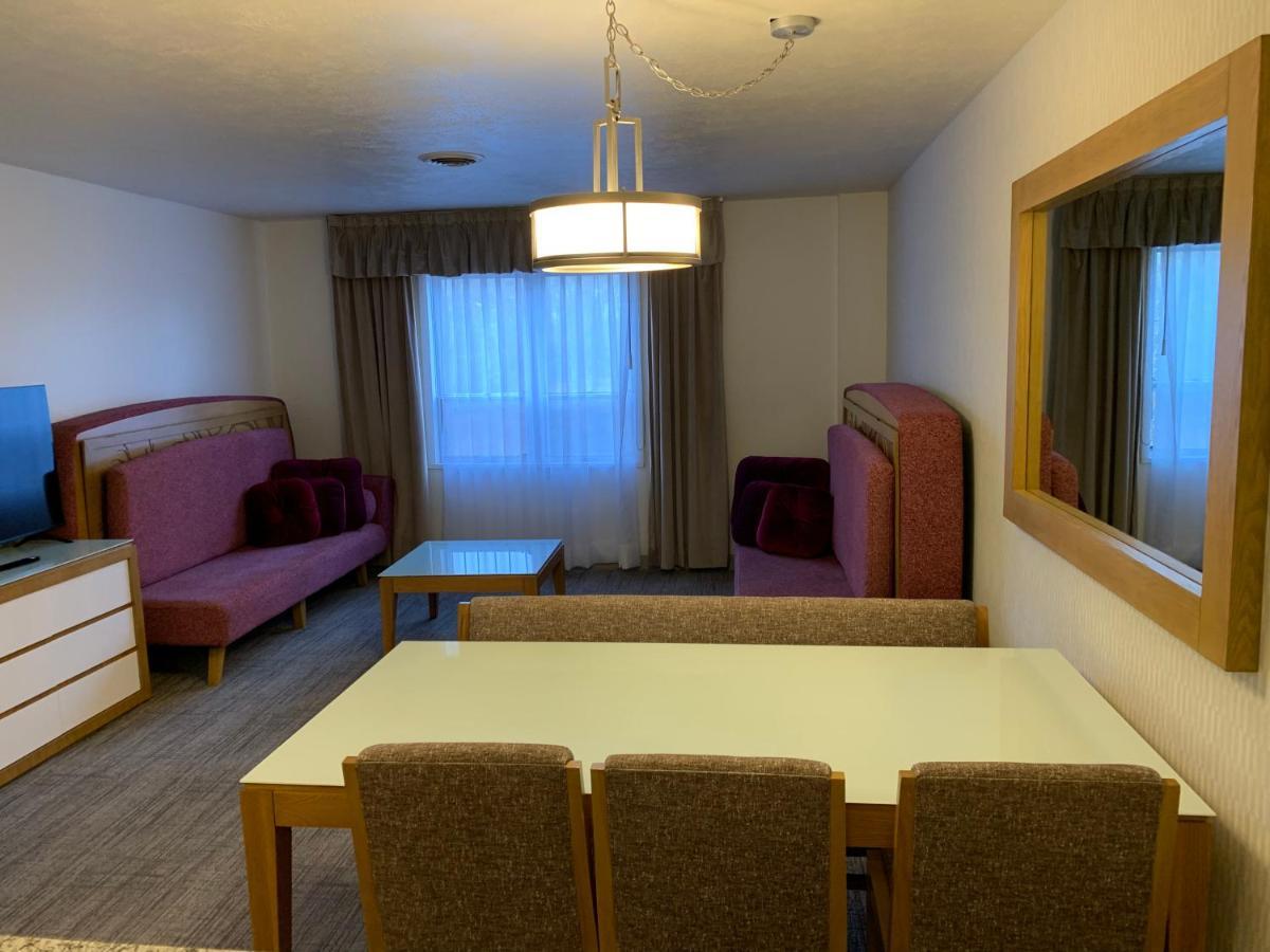 Split Rock Resort 3*