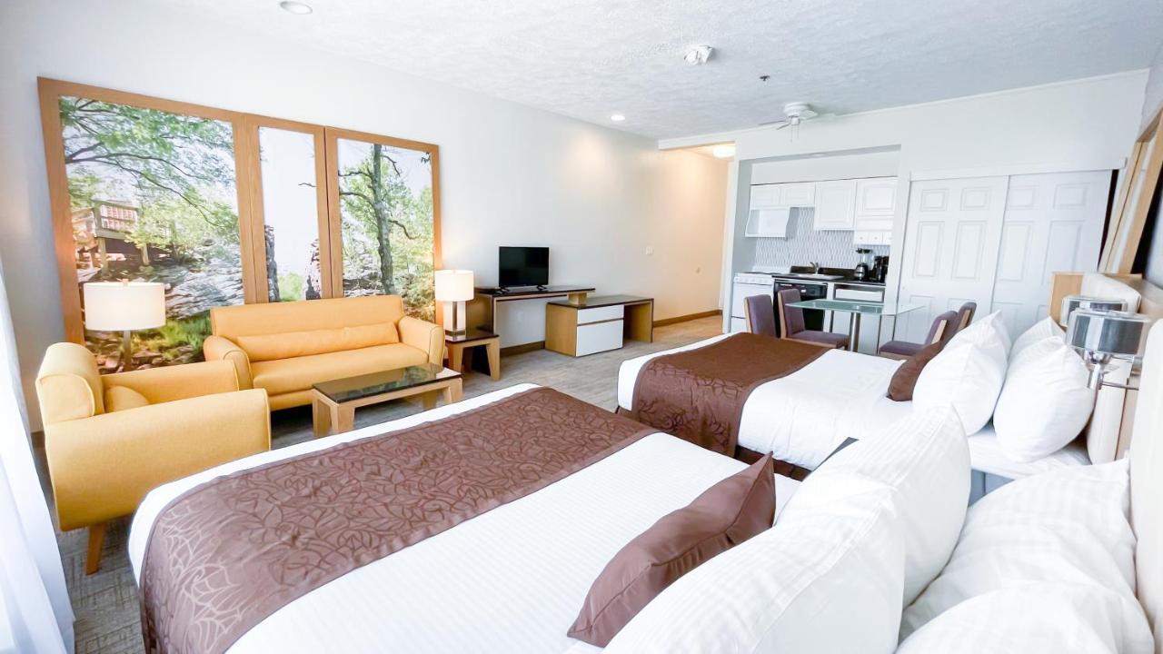 Split Rock Resort 3*