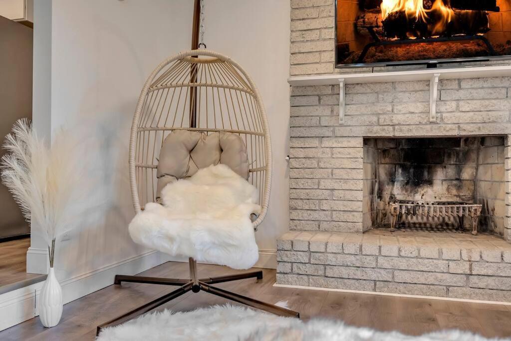 Holiday home Luxury Pocono W/glamping Tent. Near Lake/ski *