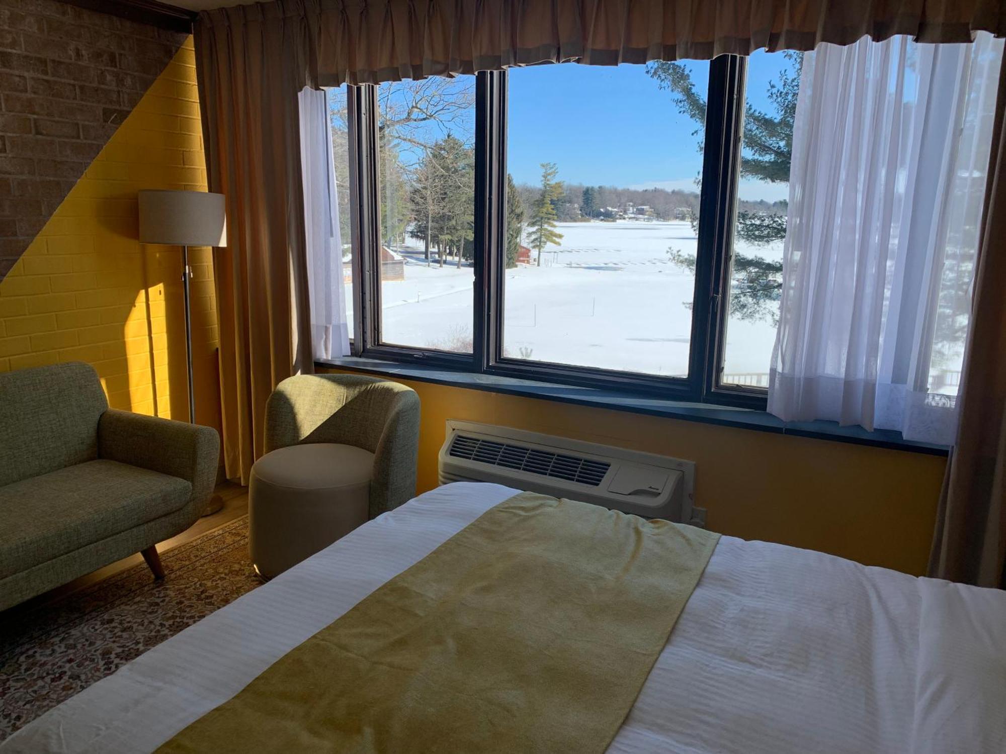 Split Rock Resort 3*