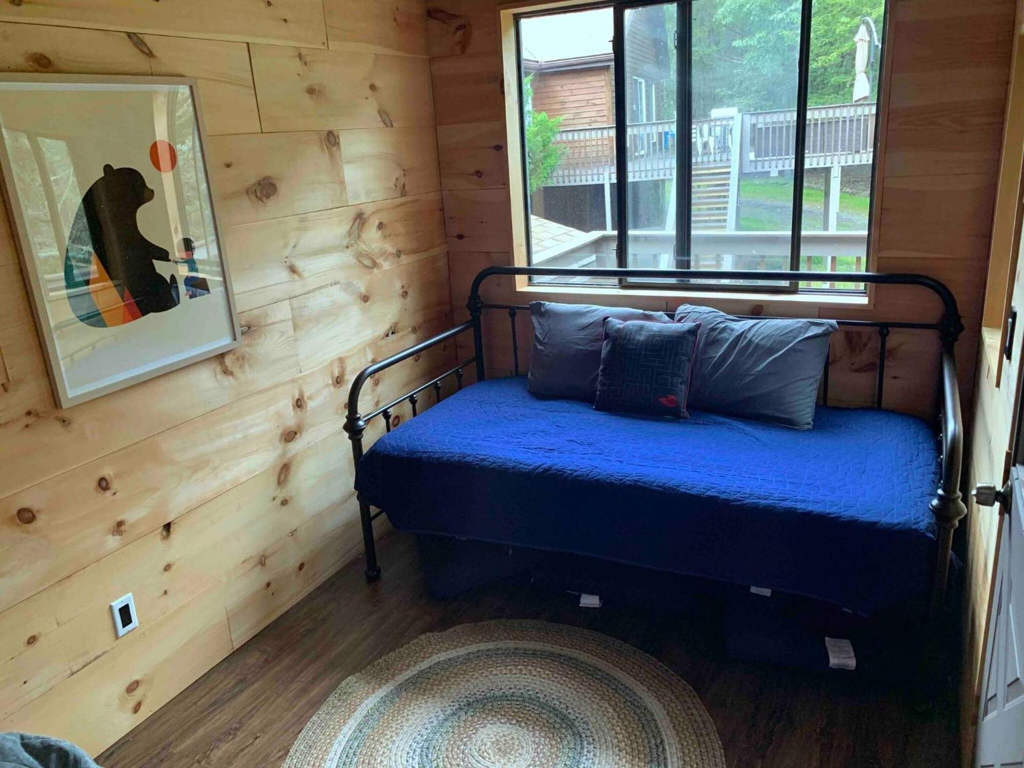Kids Under 4 Free, Jacuzzi, Sauna, Pool, Lake, Gym Chalet *