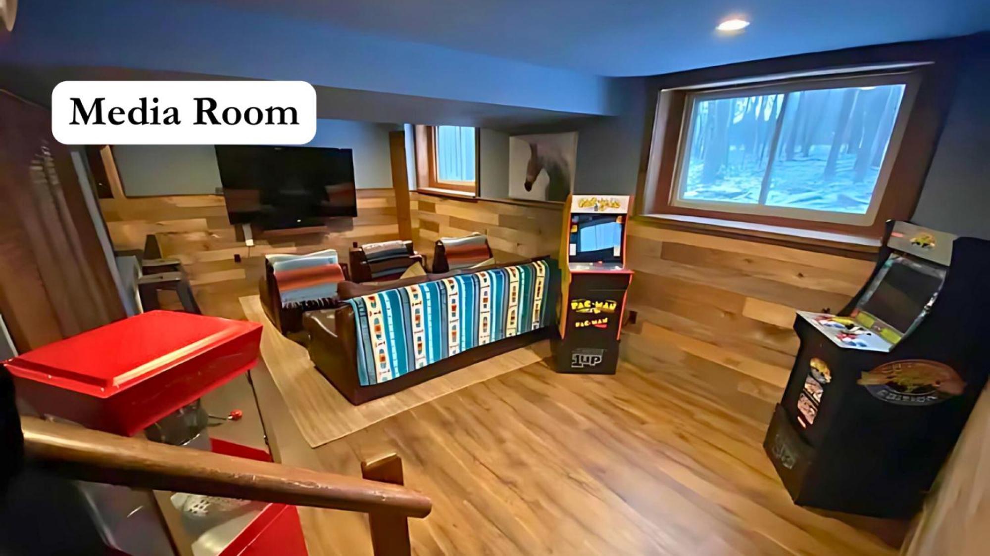 Chalet Kids Under 4 Free, Jacuzzi, Sauna, Pool, Lake, Gym *