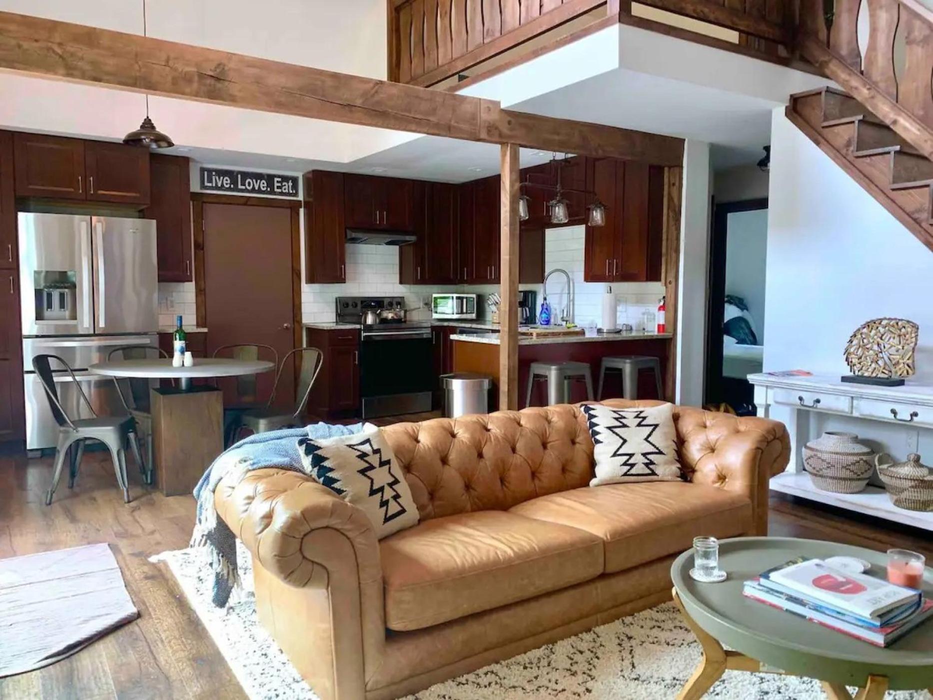 Kids Under 4 Free, Jacuzzi, Sauna, Pool, Lake, Gym Chalet Albrightsville