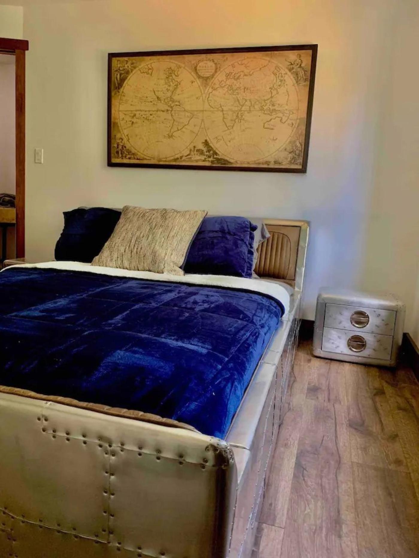 Chalet Kids Under 4 Free, Jacuzzi, Sauna, Pool, Lake, Gym *
