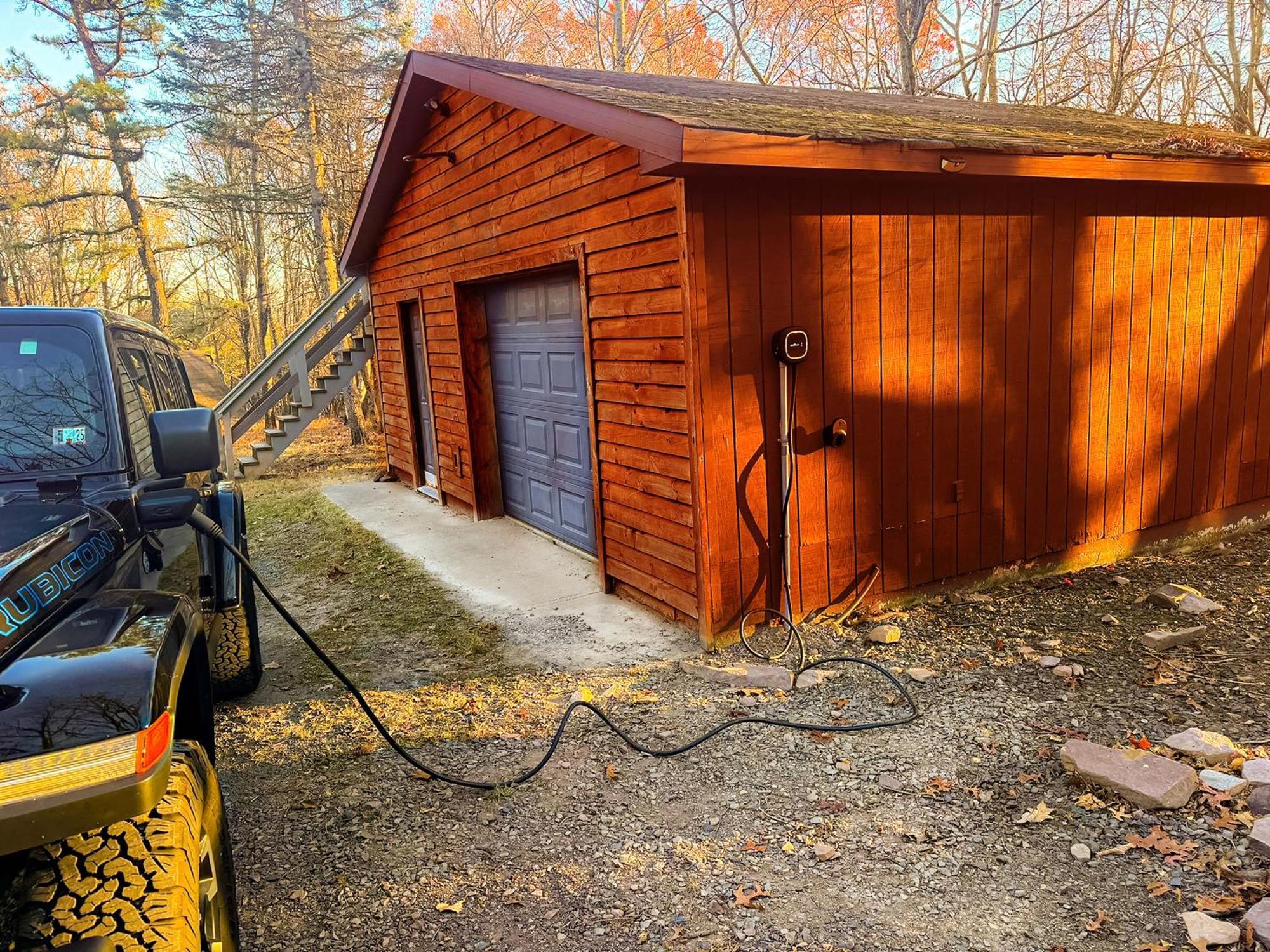 Chalet Kids Under 4 Free, Jacuzzi, Sauna, Pool, Lake, Gym Albrightsville