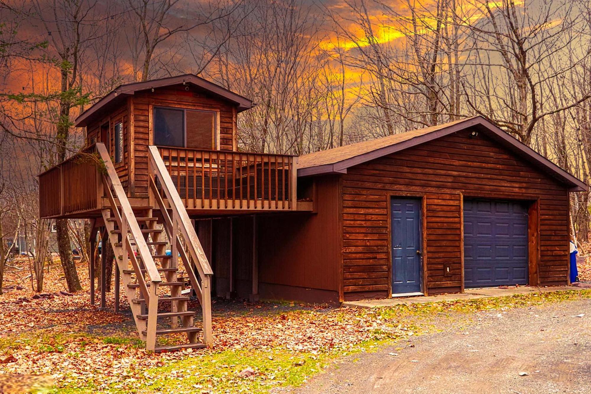 Kids Under 4 Free, Jacuzzi, Sauna, Pool, Lake, Gym *