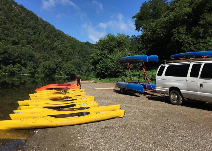 Kids Under 4 Free, Jacuzzi, Sauna, Pool, Lake, Gym Albrightsville