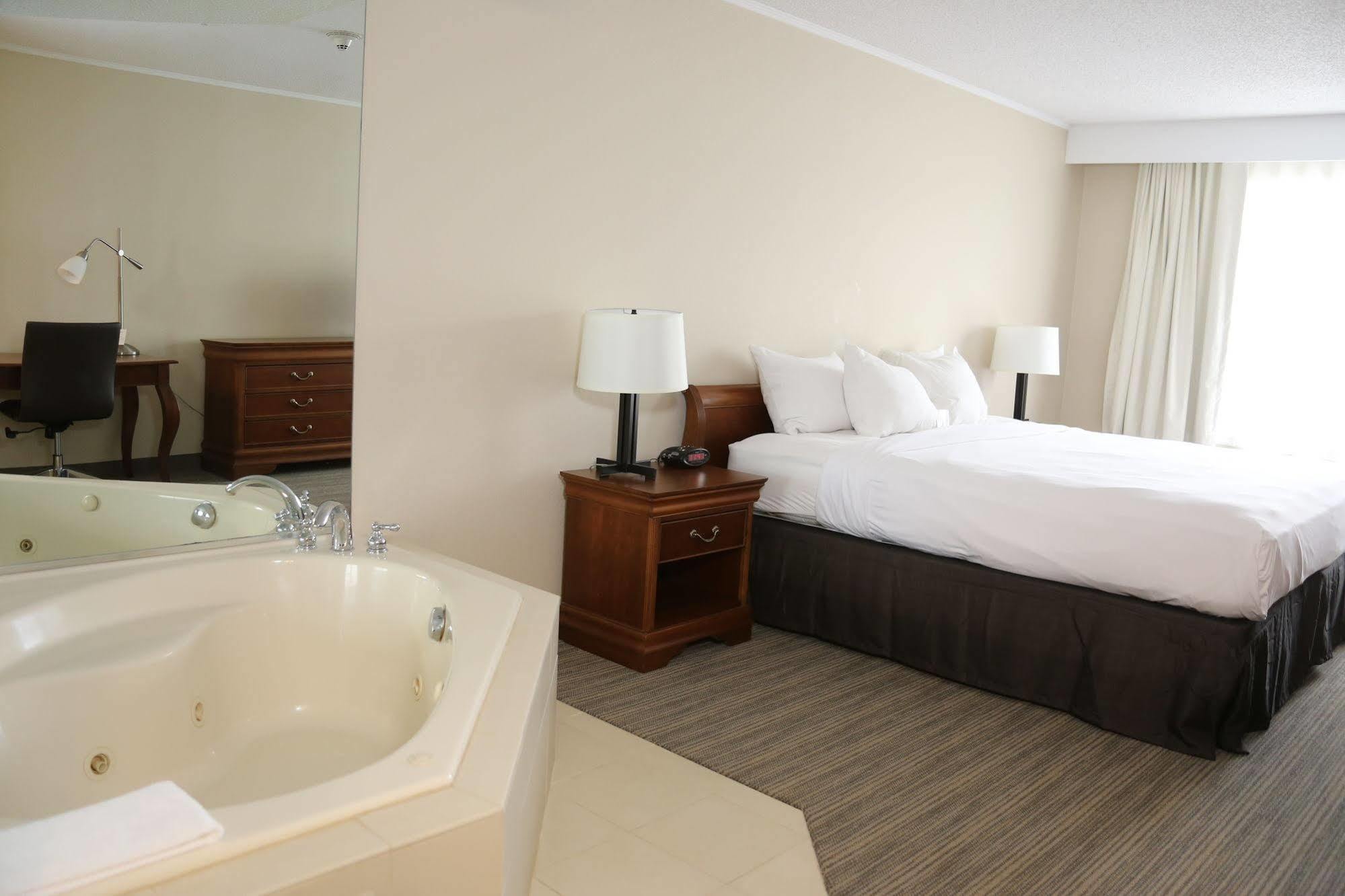 Country & By Radisson, Lehighton-jim Thorpe, Pa Hotel 3*
