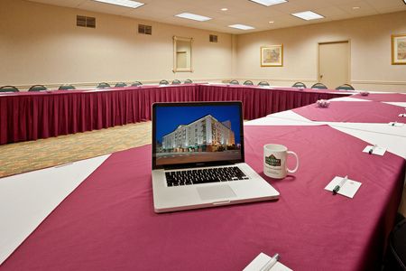 Country & By Radisson, Lehighton-jim Thorpe, Pa